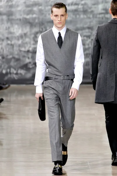 Look 11